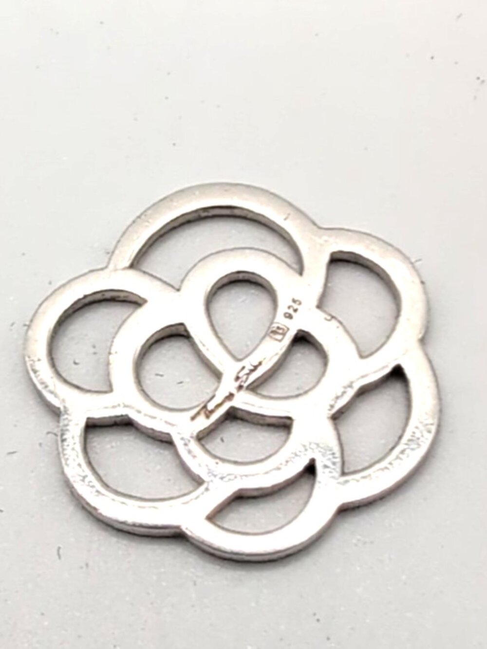 Thomas Sabo Sterling Silver 925 Filigree Flower Charm 2g 3/4" Germany Marked VGC - Picture 3 of 5